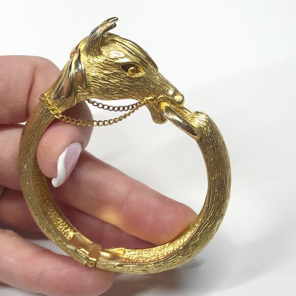 Vintage Unsigned Castlecliff Gold Plated Horse Clamper Bracelt Equestrian Rare - Picture 6 of 13